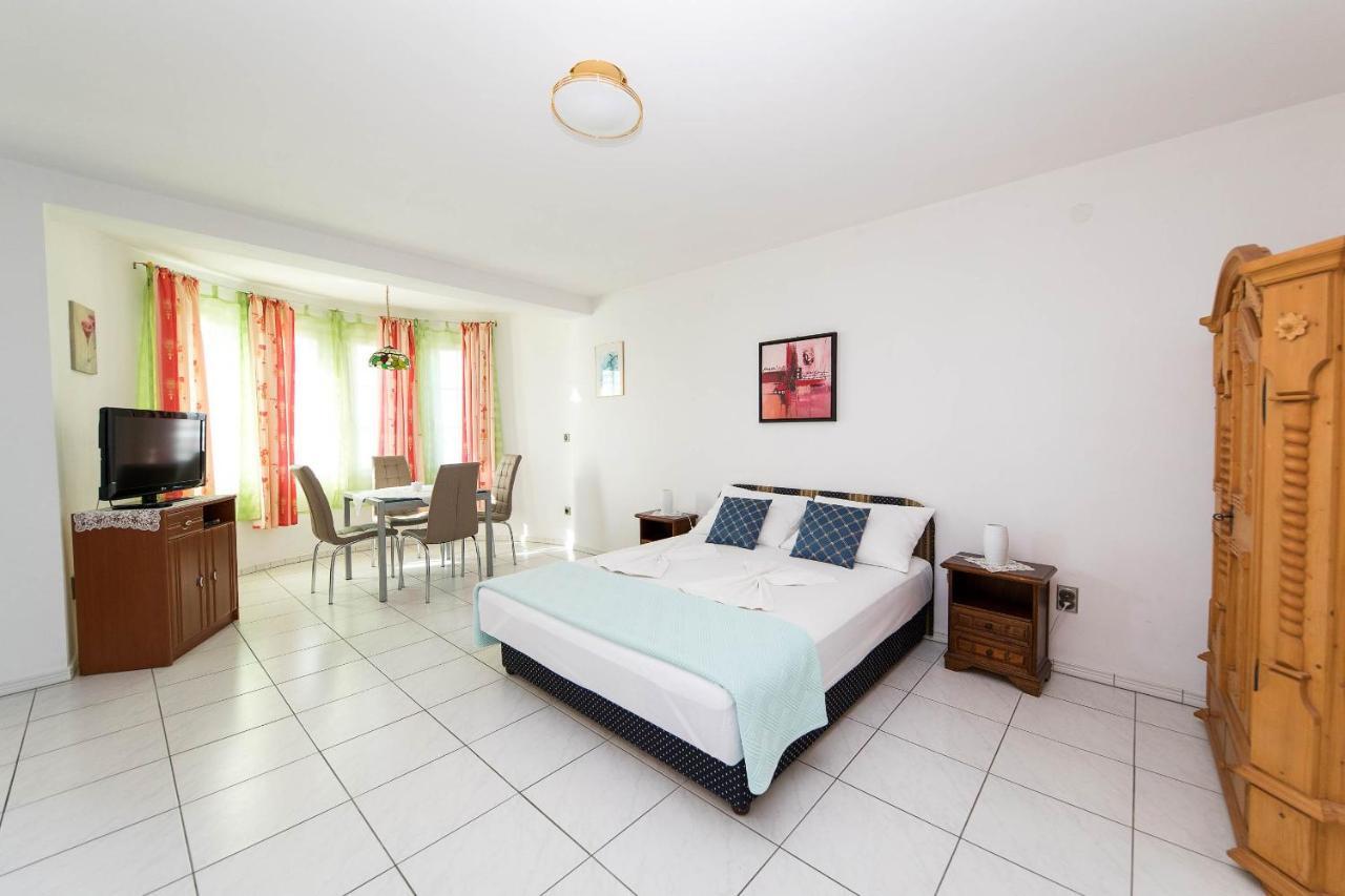 Apartmani Kovac Цриквеница Экстерьер фото